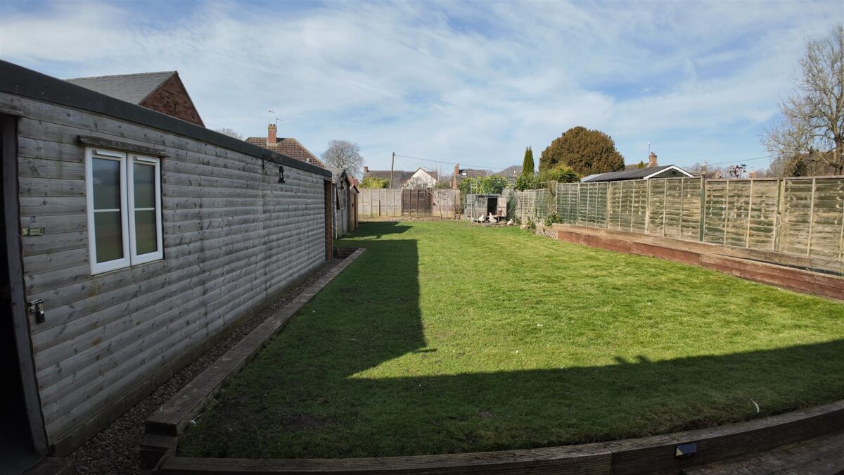 Daventry Road, Staverton